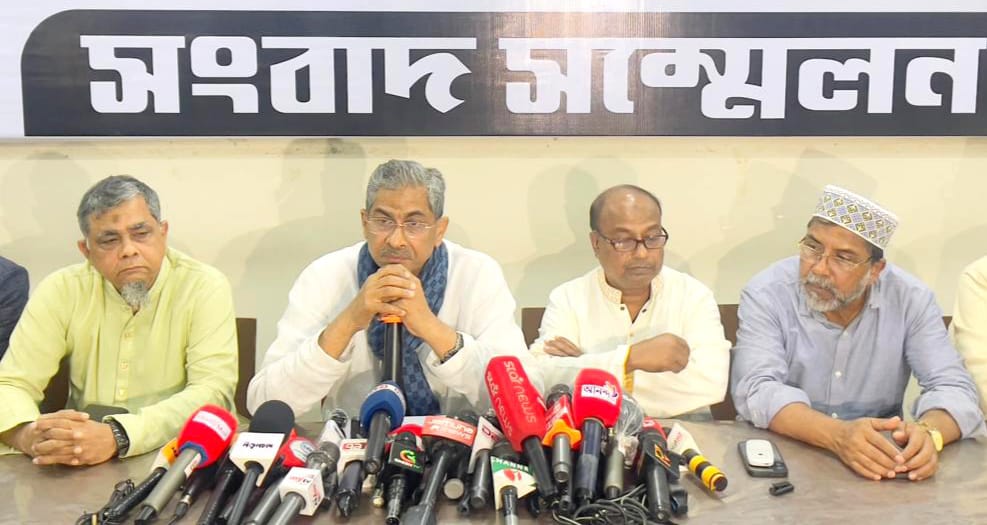 লক্ষ্মীপুরে ৬টি সীলসহ গ্রেপ্তার ব্যবসায়ী জামায়াত কর্মী, দাবি এ্যানির